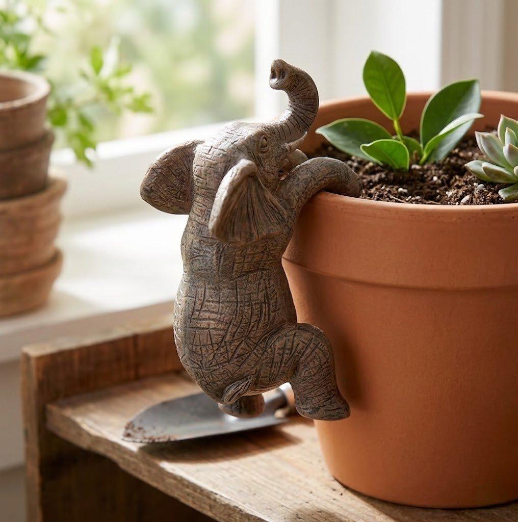 Detailaufnahme der Elefant Blumentopf Figur aus Harz mit strukturierter Oberfläche