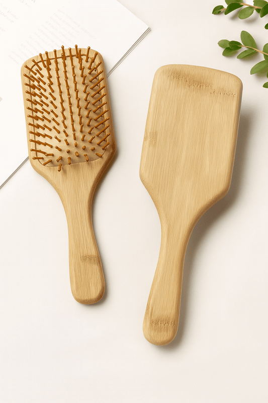 Natürliche Bambus-Bürste als nachhaltiges Accessoire